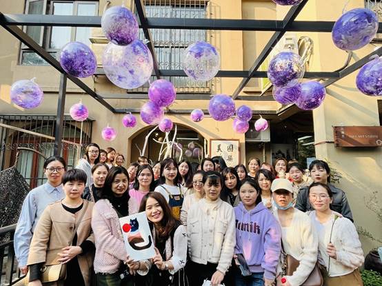 巧手創(chuàng)造 綻放芳華—湖南發(fā)展養(yǎng)老組織女員工開展婦女節(jié)慶?；顒?dòng)